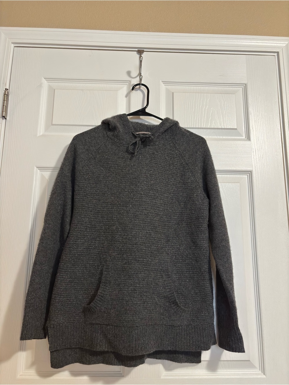 Women’s Dark Gray Hooded Knit Sweater 💯 cashmere